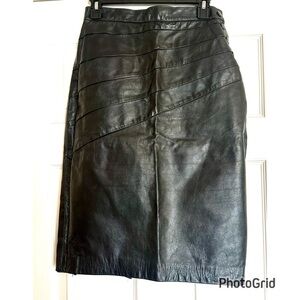 Vintage Sleek Black Leather Pencil Skirt with Side Snap Closure